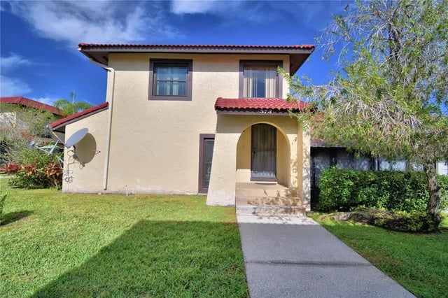 573 Hunter Circle, KISSIMMEE