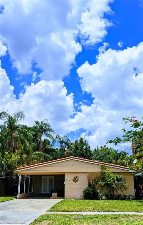 526 Suwanee Circle, TAMPA