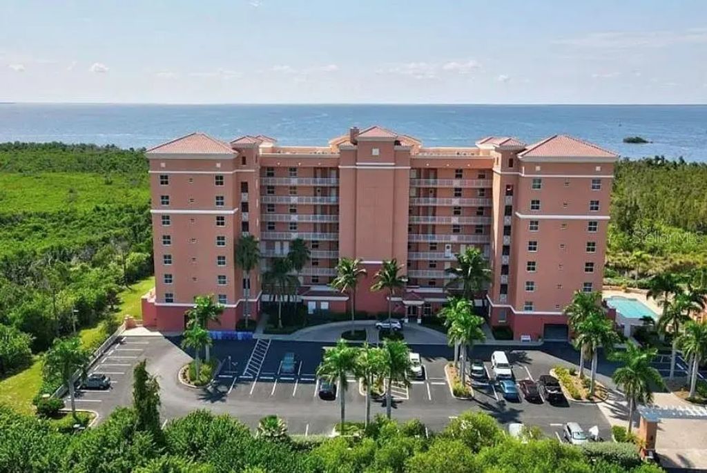 3191 Matecumbe Key Road 607, PUNTA GORDA