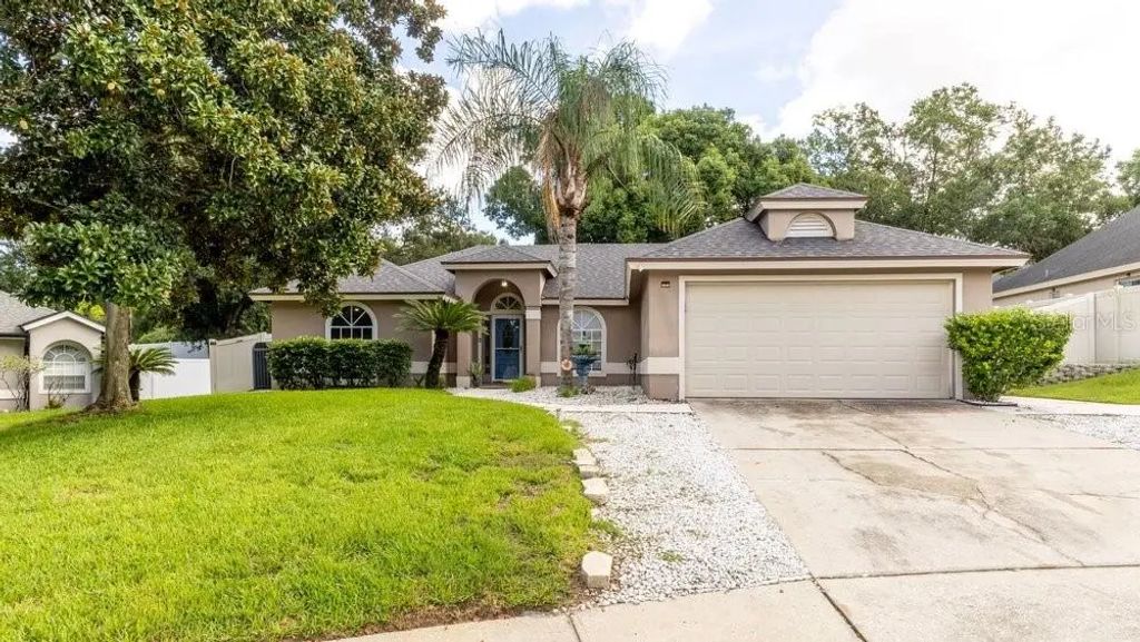 859 High Pointe Circle, MINNEOLA