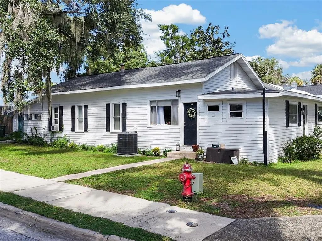 325 S 2nd Street, LEESBURG