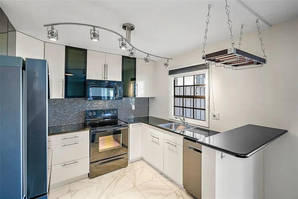 4832 Cobia Drive Se B, ST PETERSBURG