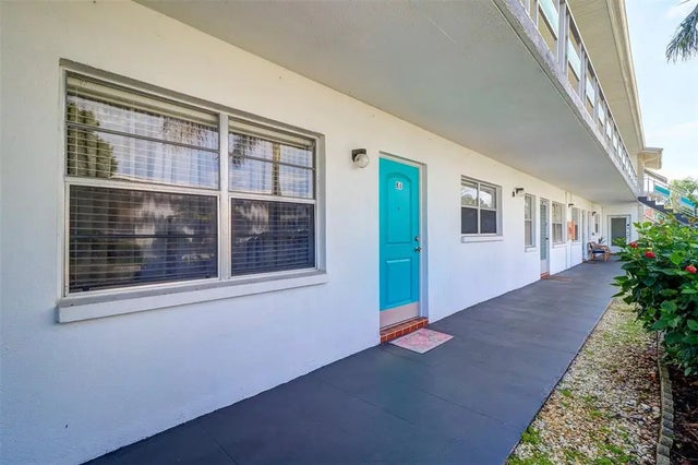 5945 21st Street N 6, ST PETERSBURG