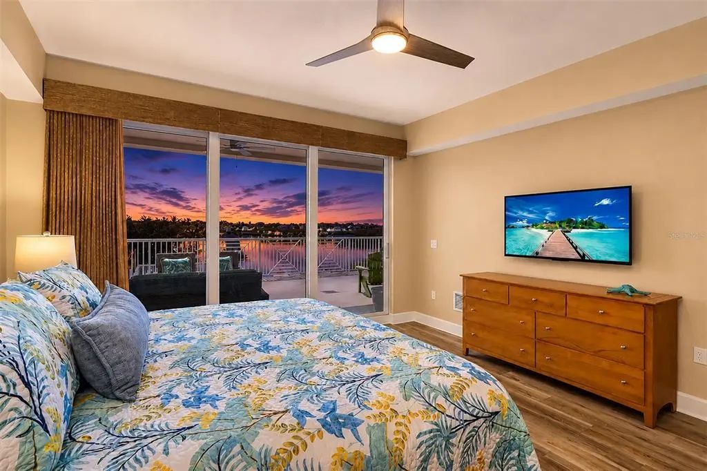 19519 Gulf Boulevard 202, INDIAN SHORES
