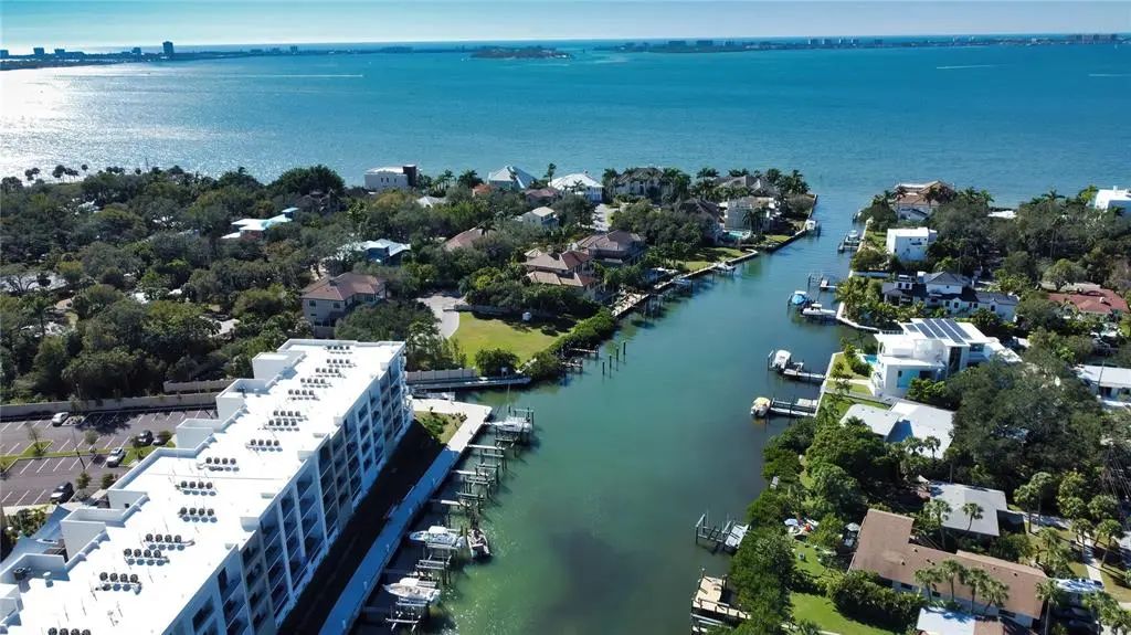 1703 N Tamiami Trail 203, SARASOTA