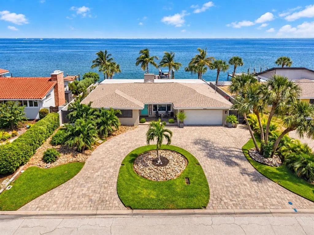2480 E Bay Isle Drive Se, ST. PETERSBURG