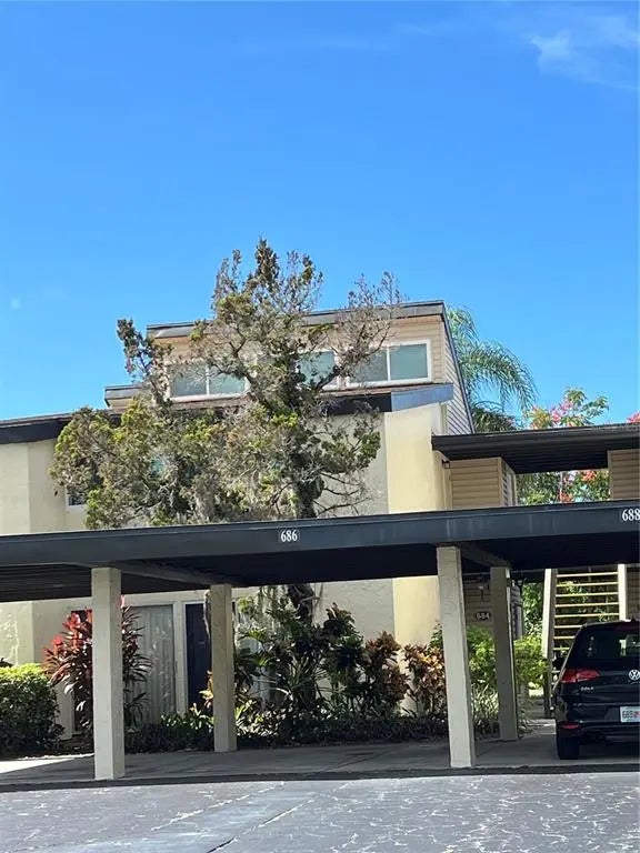 686 White Pine Tree Road 64, VENICE