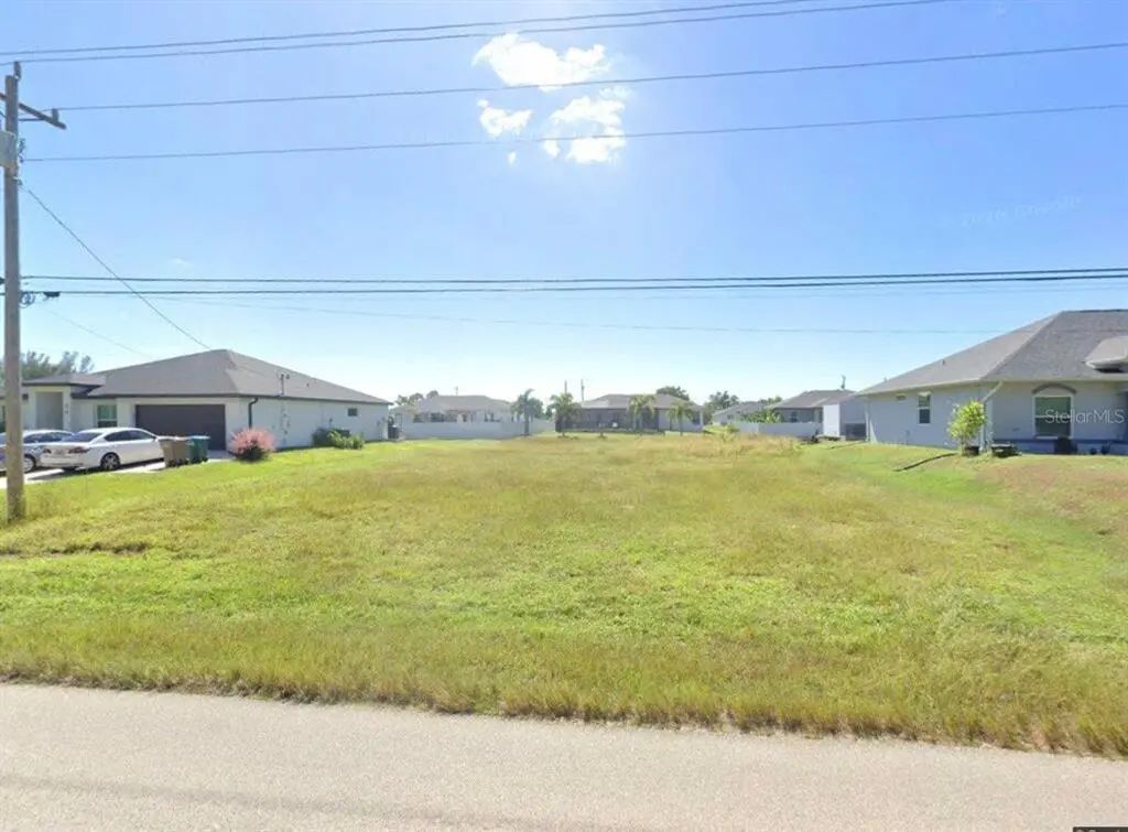 406 Jacaranda Pkwy E, CAPE CORAL