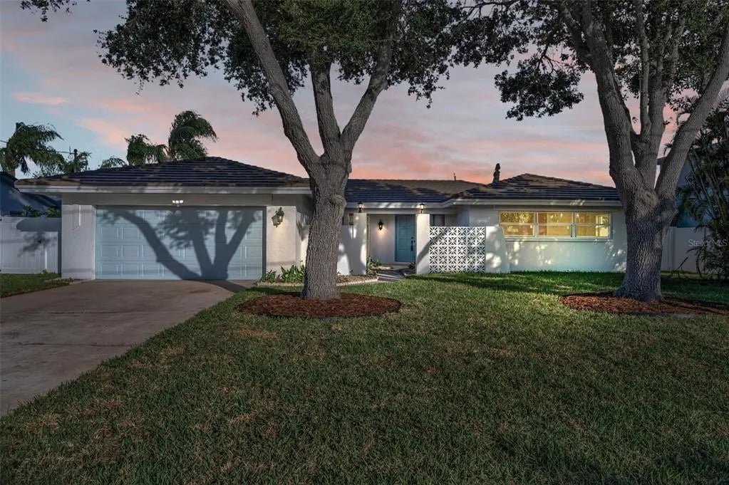 1695 Clearwater Harbor Drive, LARGO