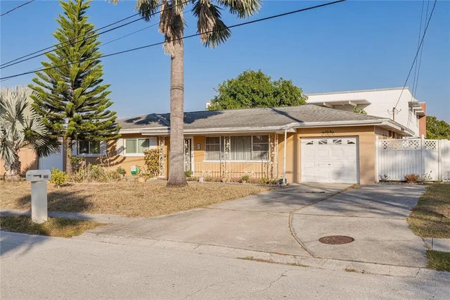 1715 S Jefferson Avenue, LARGO