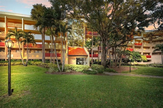 3062 Eastland Boulevard 105, CLEARWATER