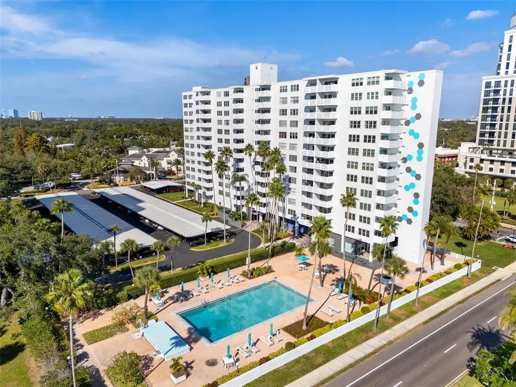 2401 Bayshore Boulevard 203, TAMPA