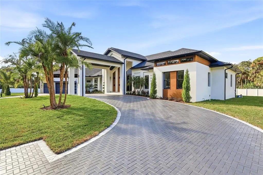 6802 E Creek Drive, TAMPA