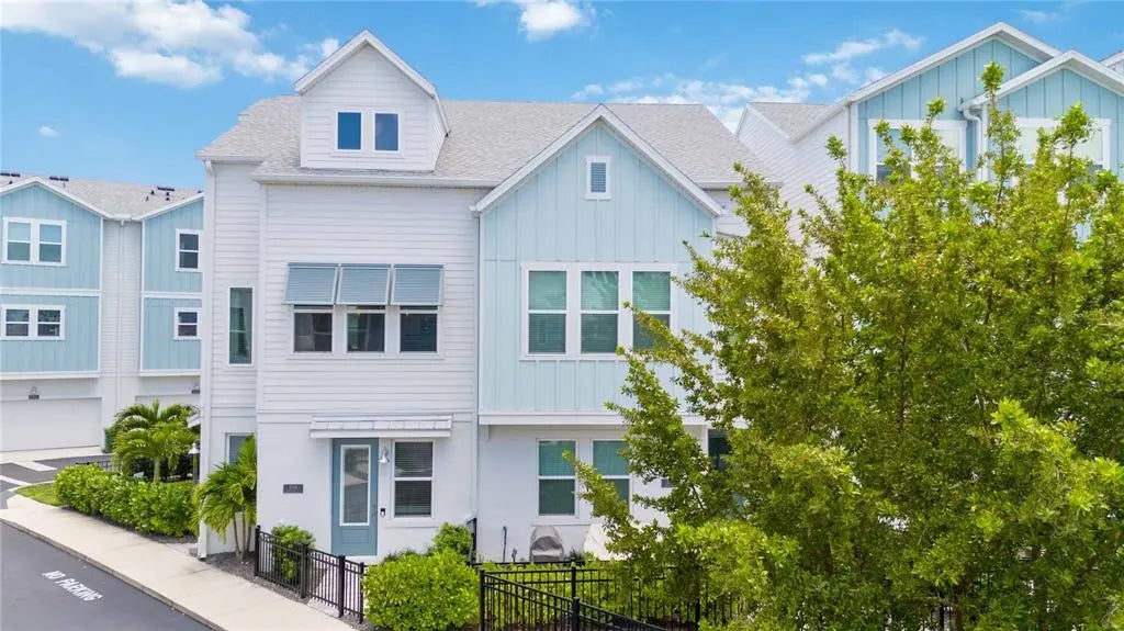 2344 Lindstrom Street