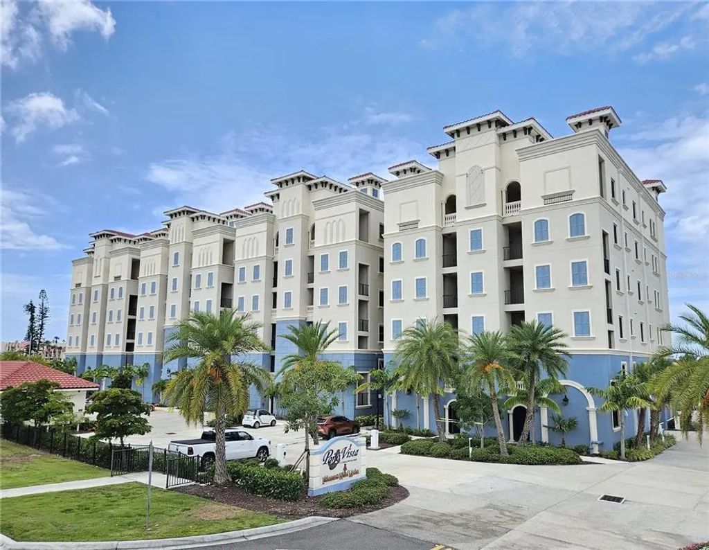 503 Tamiami Trail N 301, VENICE