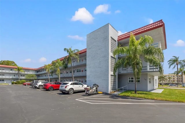 5660 80th Street N A208, ST PETERSBURG
