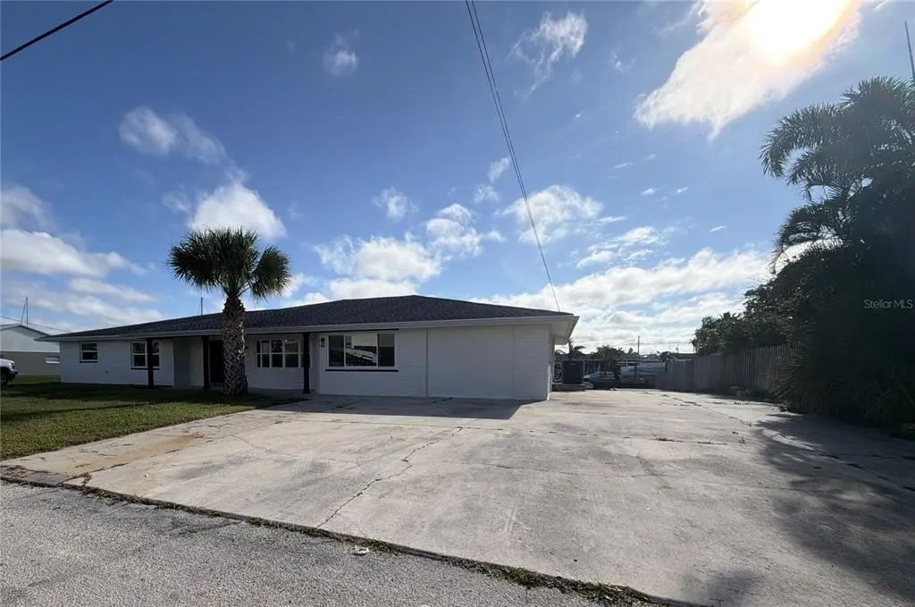 13812 Mattix Avenue, HUDSON