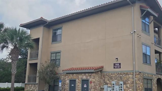 910 Charo Parkway 323, DAVENPORT