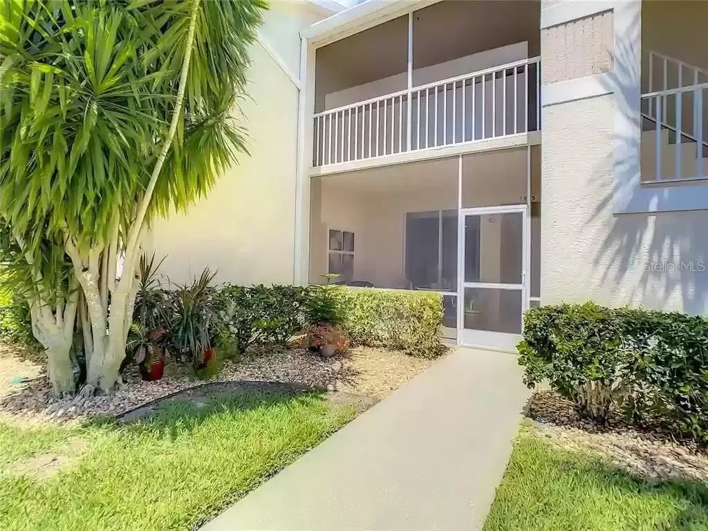 9590 High Gate Drive 1915, SARASOTA