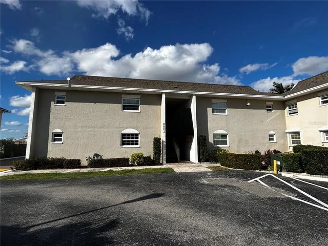 8802 Bay Pointe Drive 102, TAMPA