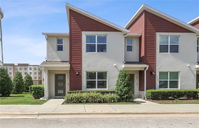 185 E Warren Avenue, LONGWOOD