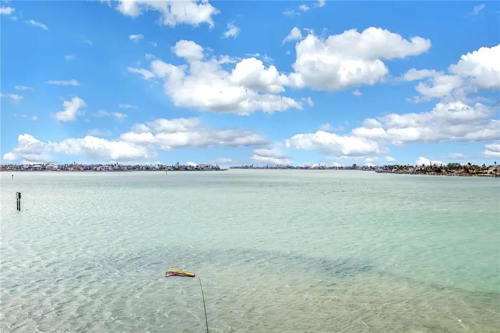 6105 Bahia Del Mar Circle 384, ST PETERSBURG