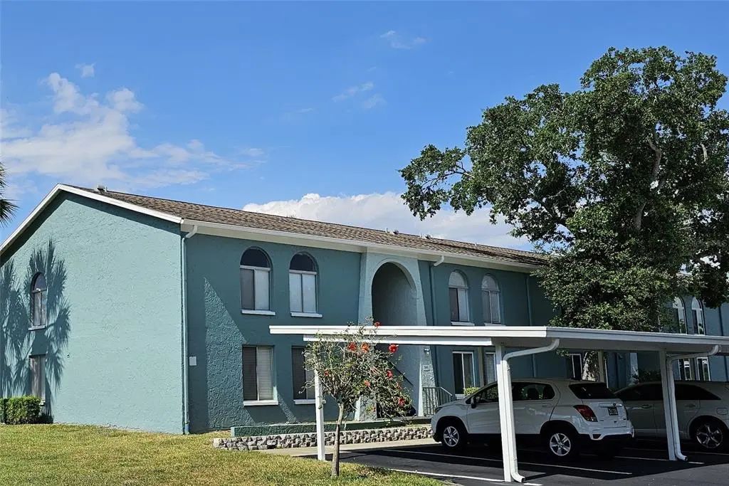 395 114th Avenue N 4, ST PETERSBURG