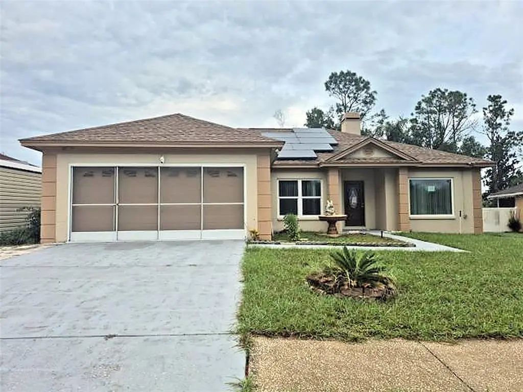 902 Greenbelt Circle, BRANDON