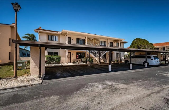 9980 Eagles Point Circle 1, PORT RICHEY