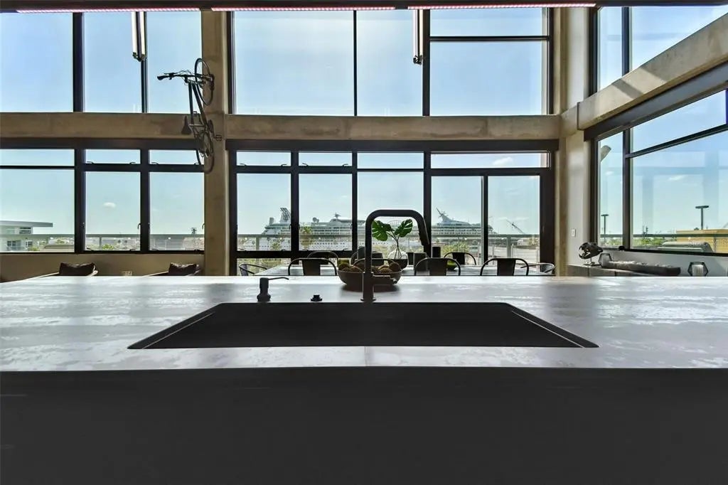 101 S 12th Street 612, TAMPA