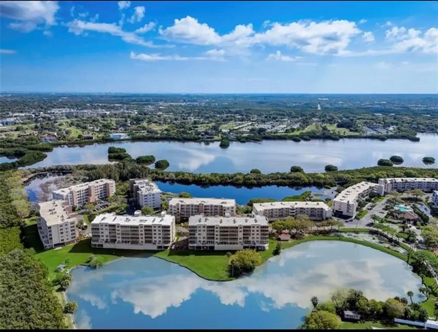 6425 Shoreline Drive 10105, ST PETERSBURG