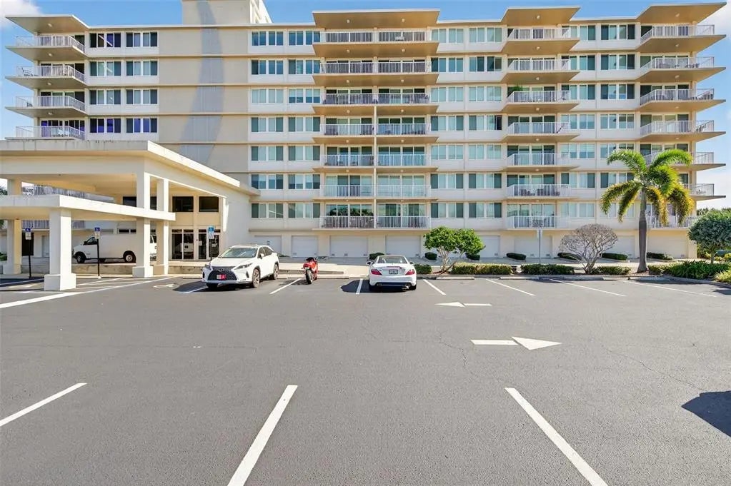 223 Island Way 6d, CLEARWATER BEACH