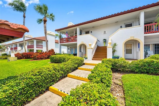 10600 Village Drive 201, SEMINOLE