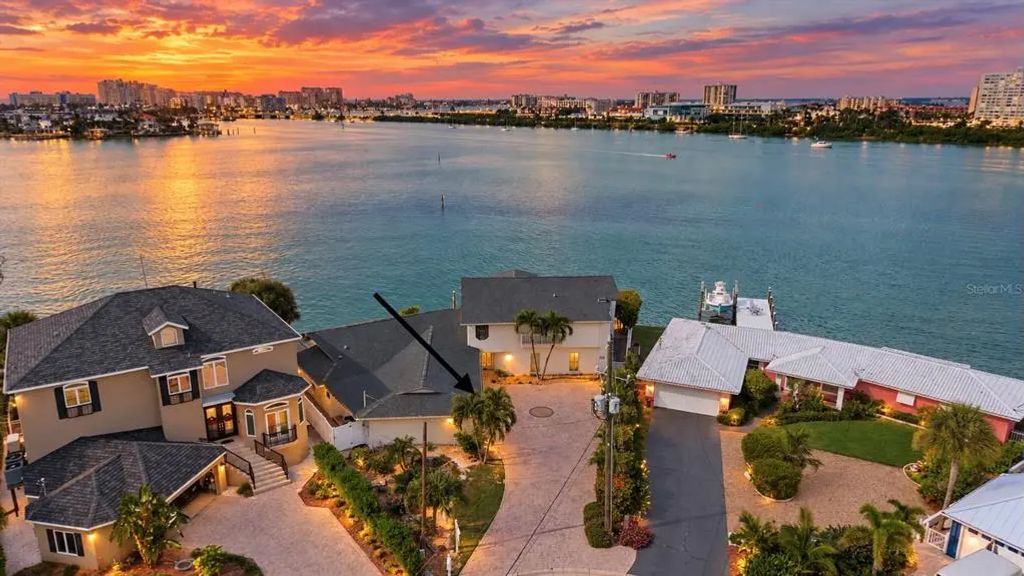 290 Bayside Drive, CLEARWATER BEACH