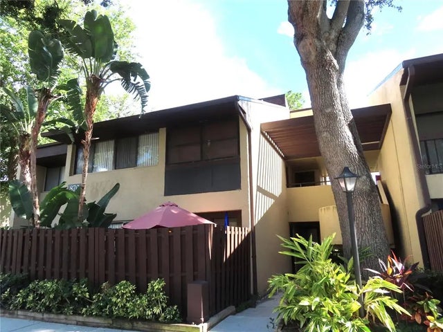 870 Village Lake Terrace N 204, ST PETERSBURG