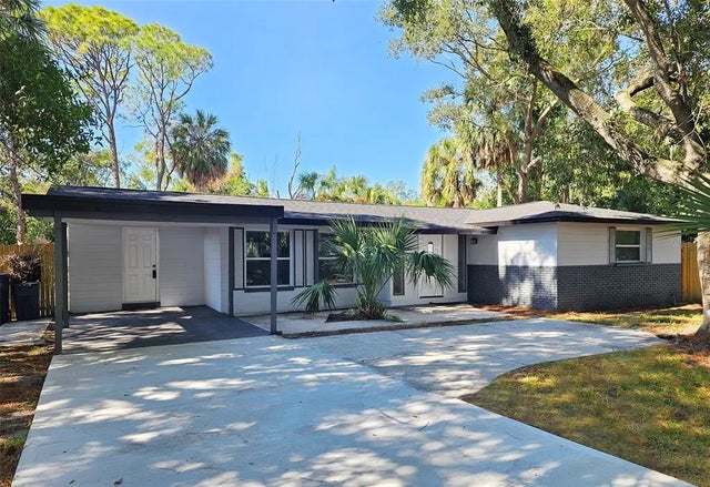 9218 Memorial Highway, TAMPA