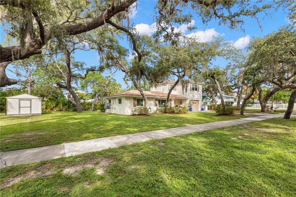202 S Mayo Street, CRYSTAL BEACH