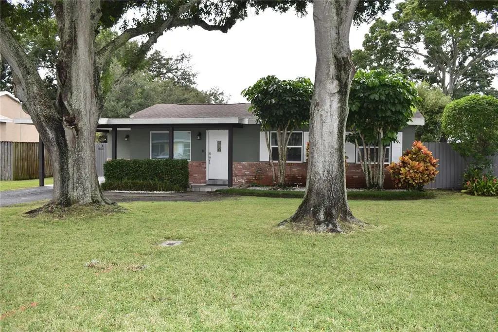 110 Royal Palms, LARGO
