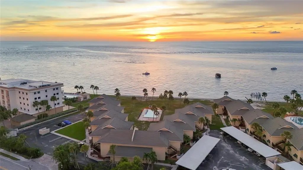 4660 Ocean Boulevard Q1