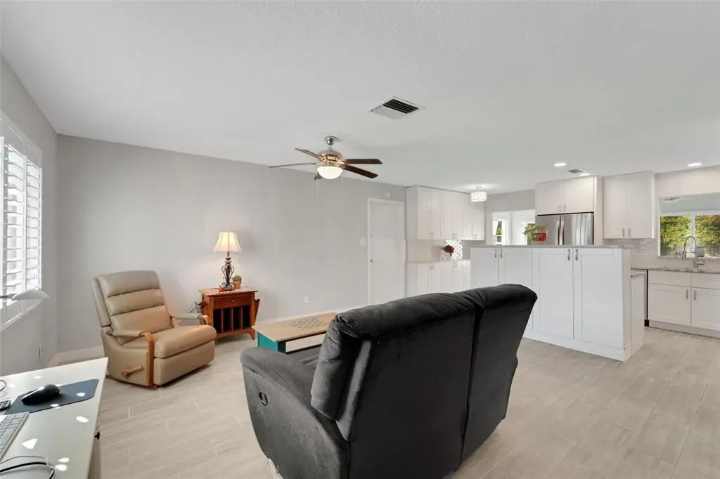 Gulf Shores Realty: 12 d6a8a12ae9f33c66f4b384f12c4e6c21 l