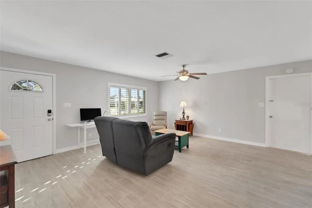 Gulf Shores Realty: 13 3c48dfecf1144c0fd209ca2e18e88def l