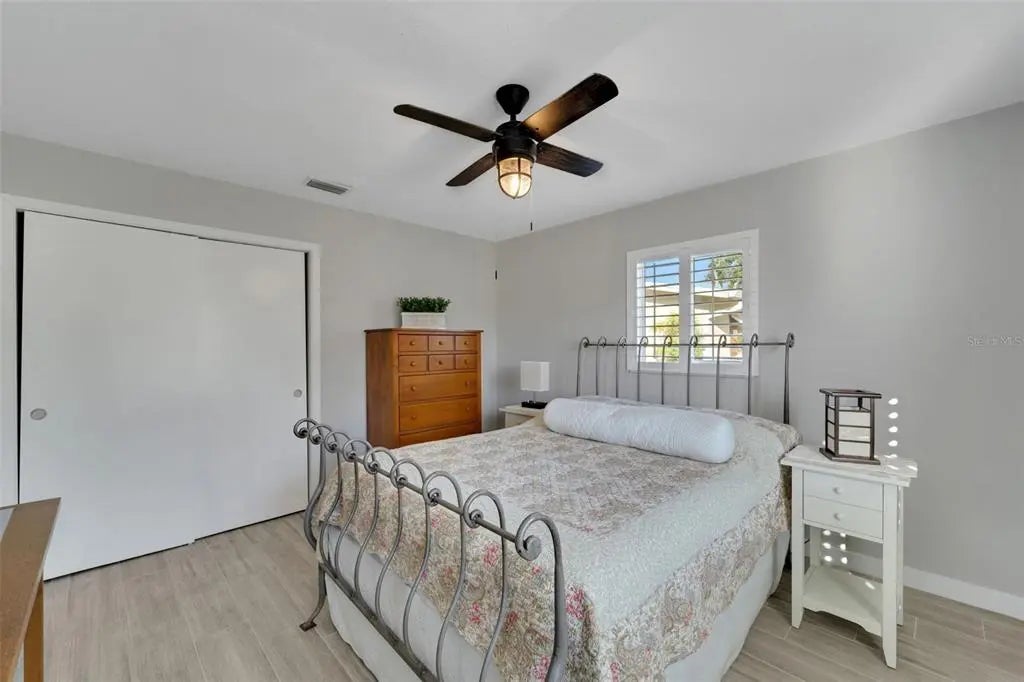 Gulf Shores Realty: 27 93e4acca3e5a8a3fd542ff5175bd5062 l