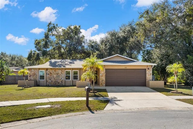 112 Meadowcross Drive, SAFETY HARBOR
