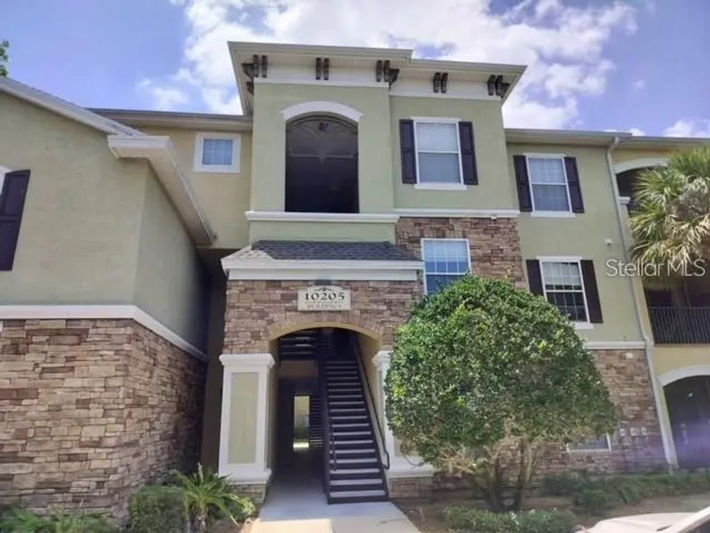 10205 Courtney Palms Boulevard 101, TAMPA