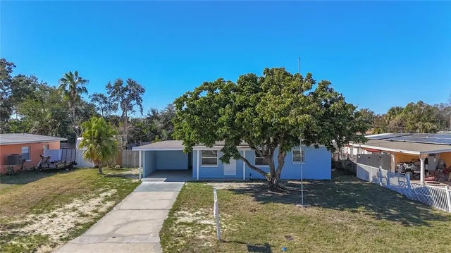 4716 Town N Country Boulevard, TAMPA