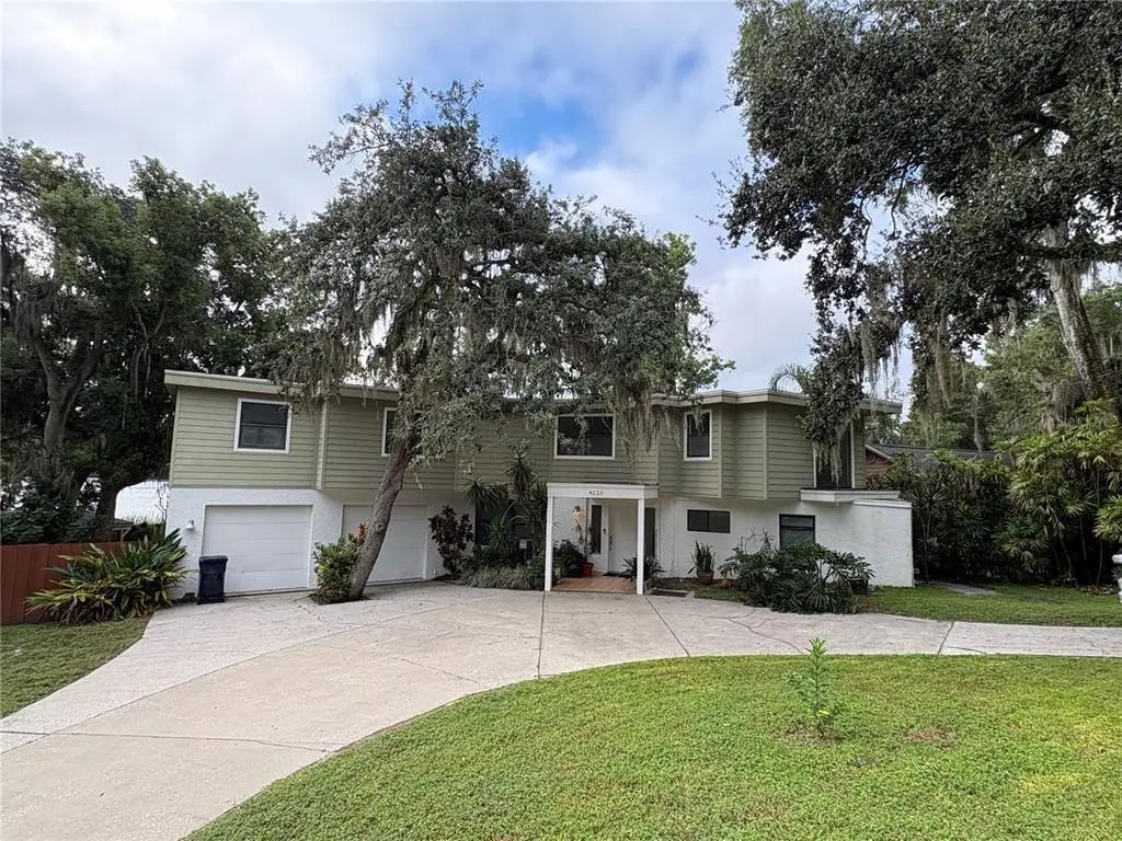 4223 E Riverhills Drive, TAMPA