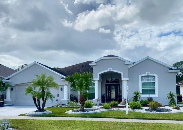 325 Prestwick Drive, DAVENPORT