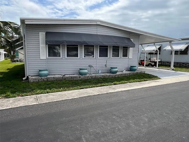 709 Sugar Palm Street, LARGO
