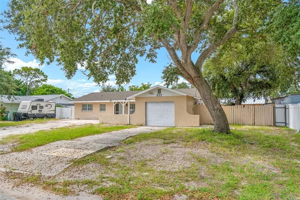 537 Melody Circle, SARASOTA
