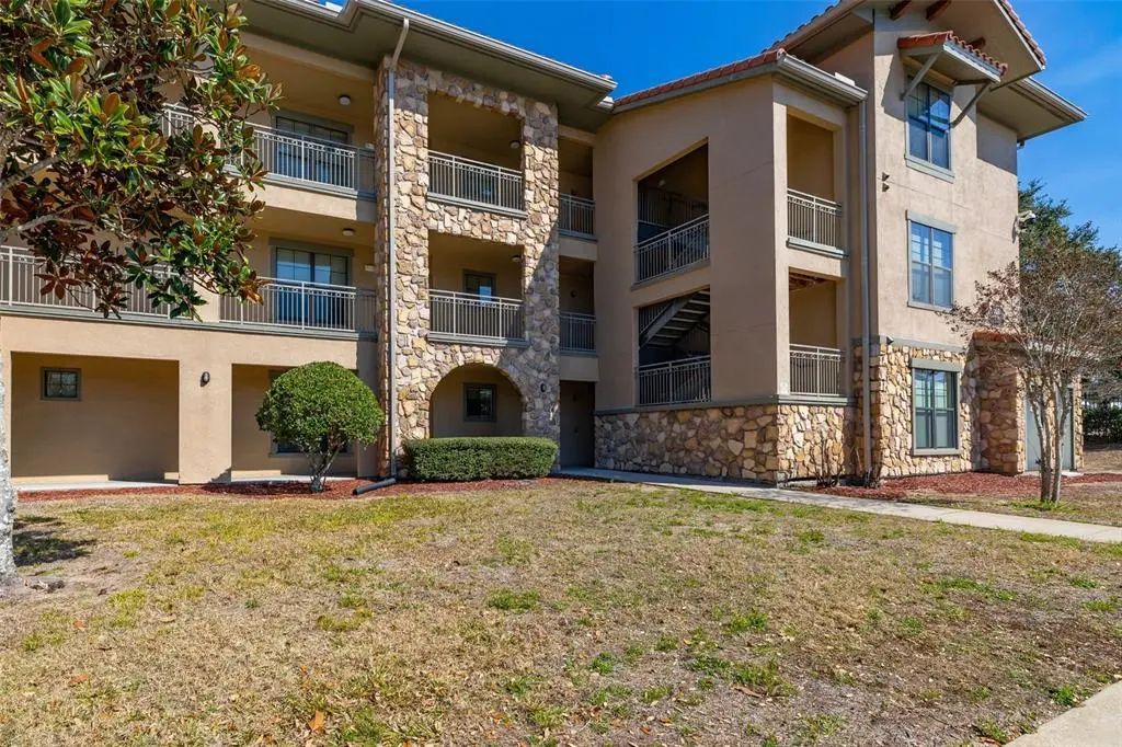 901 Charo Parkway 716, DAVENPORT